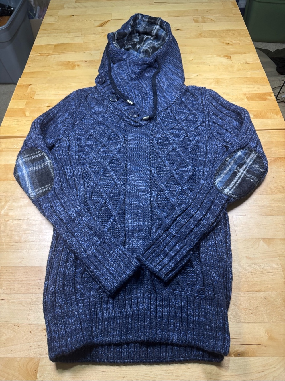 Men's Cable Knit Hooded Sweater in Navy with Plaid Elbow Patches NWT